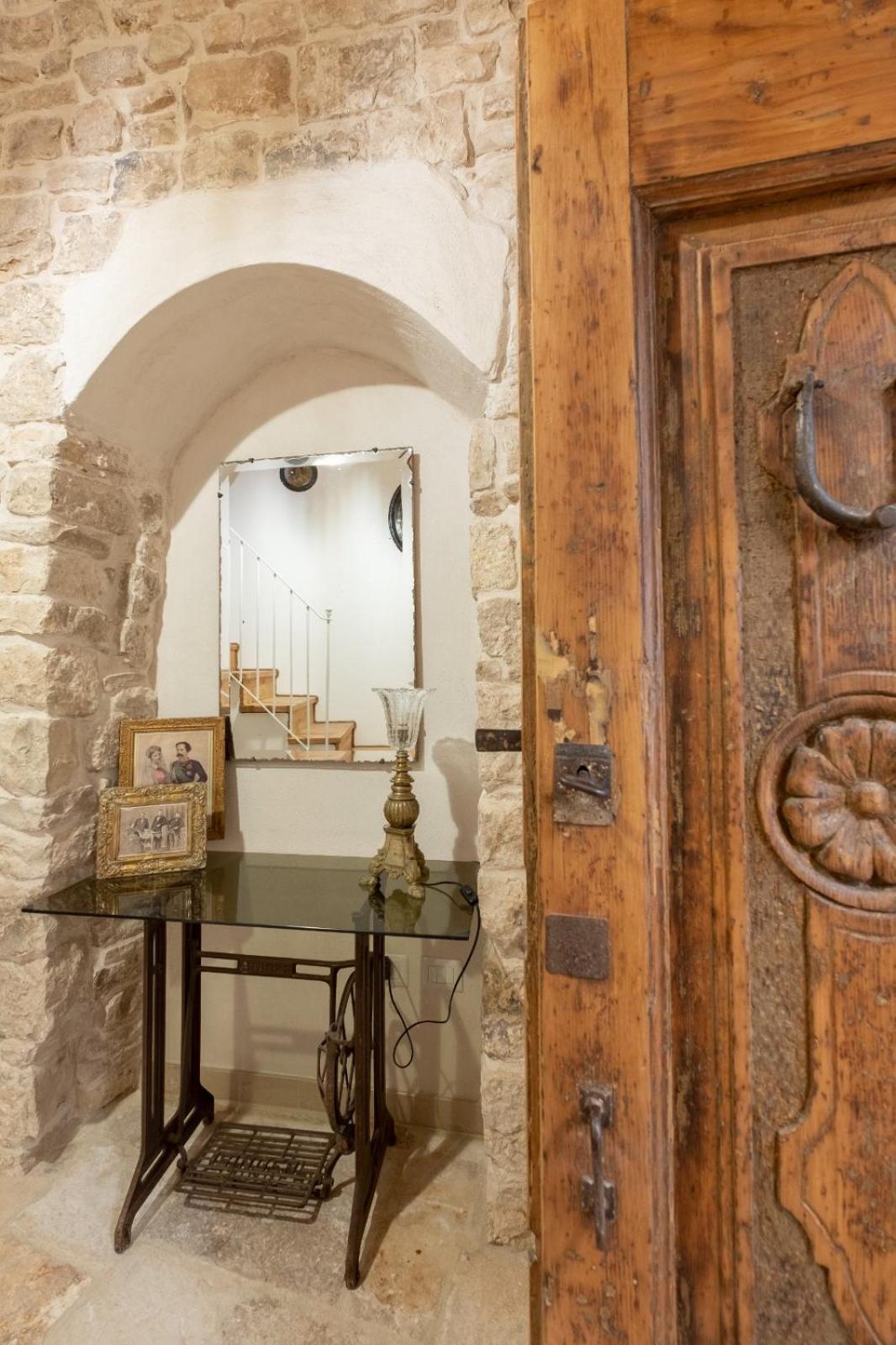 Palazzo Rizzi Dimora Dei Templari Hotel Bitetto Exterior photo